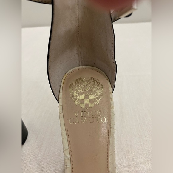 Gorgeous two tone Vince Camuto heels - Picture 11 of 15
